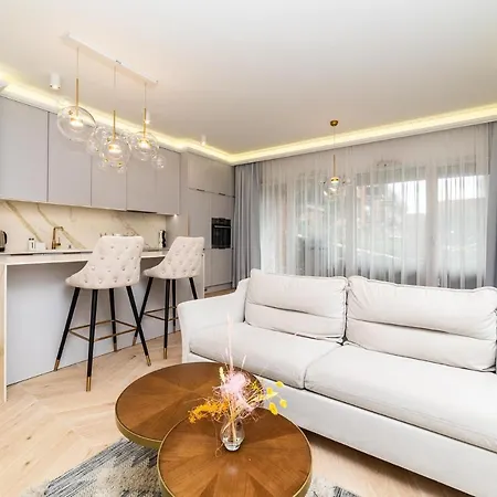公寓 Apartament Rajska 8